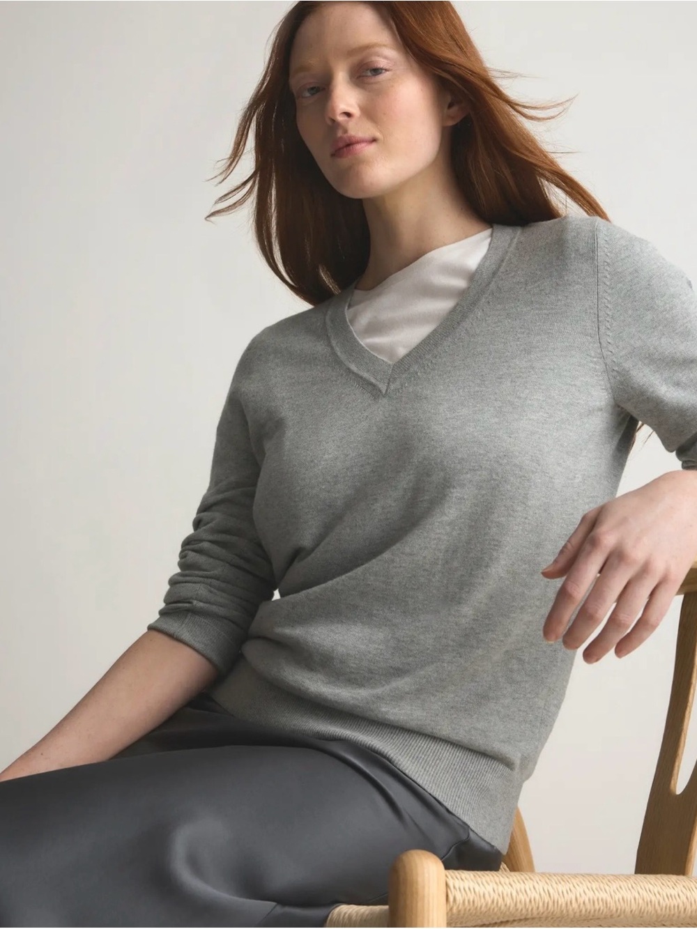 Quince Light Gray V-Neck Cotton  Cashmere Sweater - Picture 2 of 6